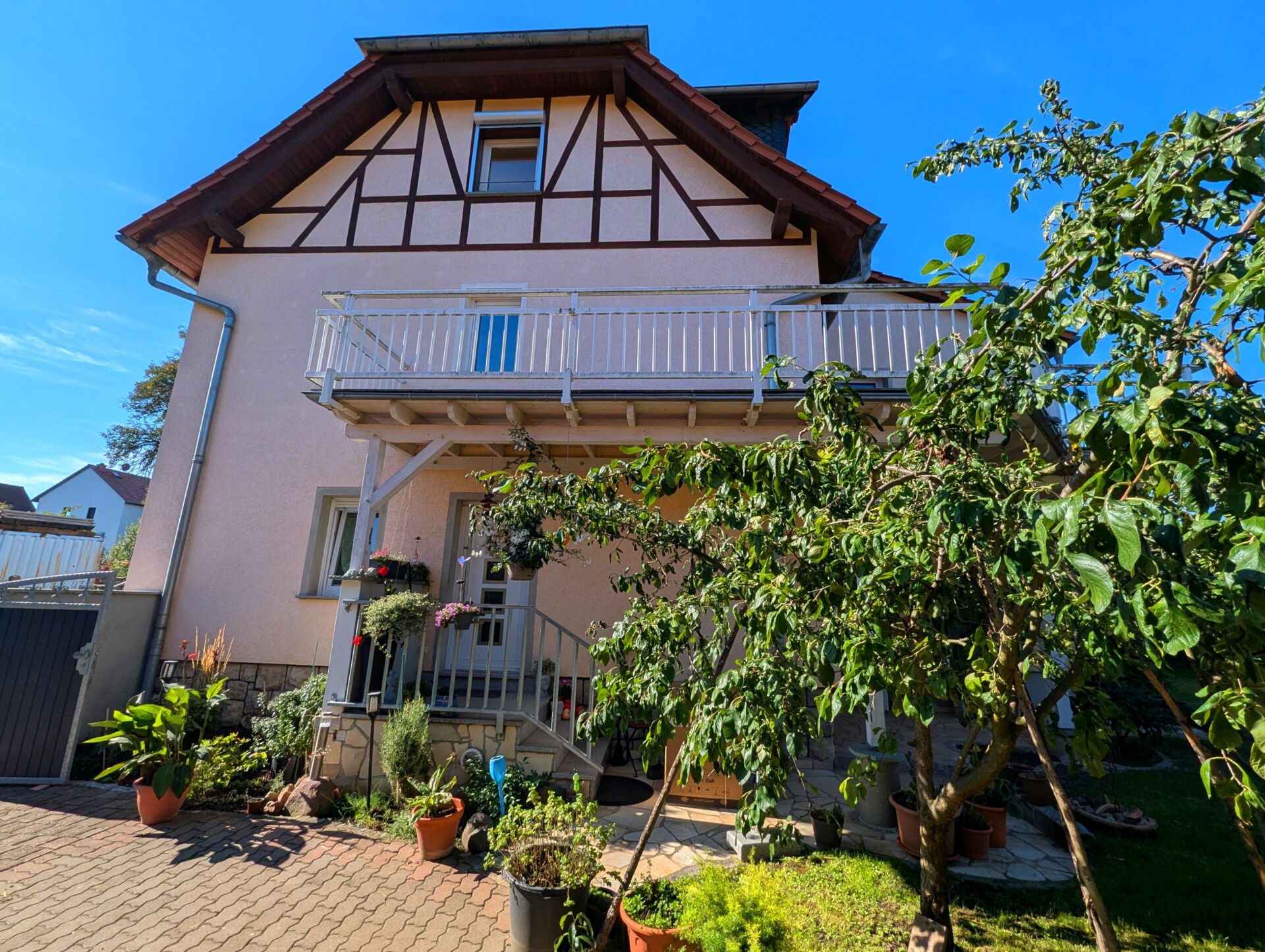  Außenansicht des Zweifamilienhauses zum Landhaus 15 in Erfurt-Hochstedt